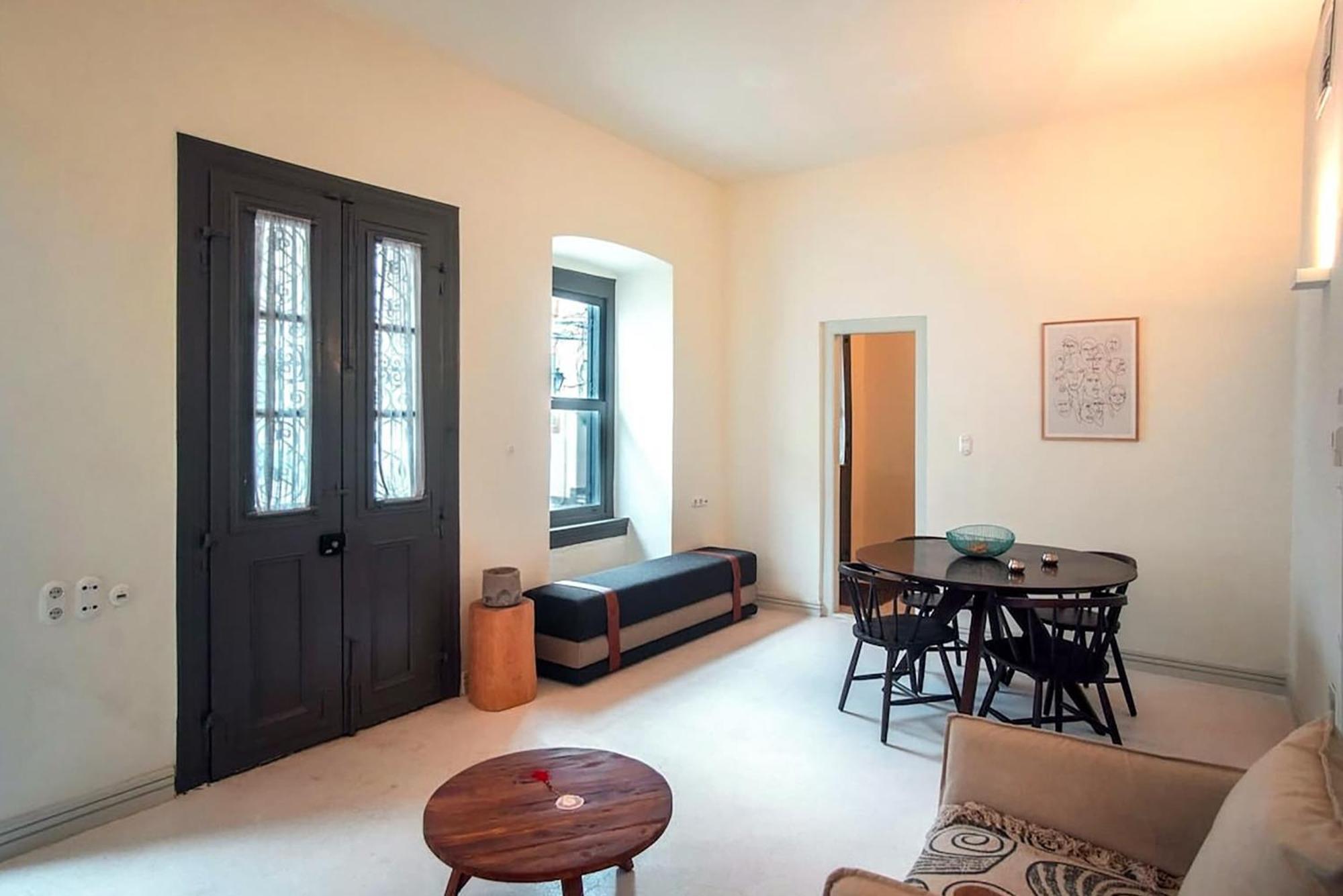 Samos Serenity - Classic Retreat Near The Holiday home *