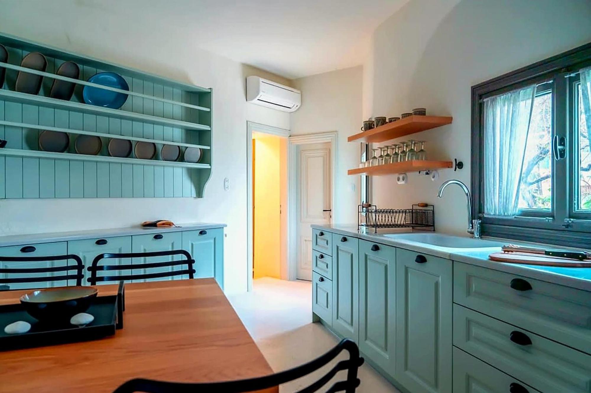 Samos Serenity - Classic Retreat Near The Holiday home